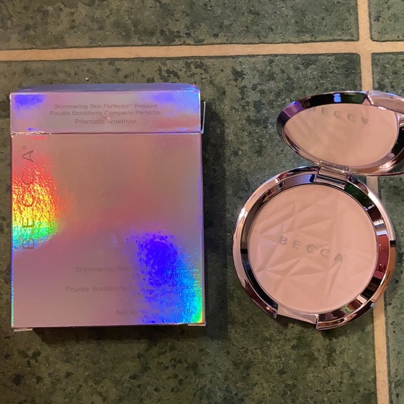 BECCA Limited Edition Shimmering Skin Perfector Pressed Prismatic Amethyst - Picture 14 of 16